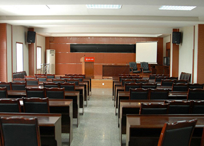 成都华新现代职业学院