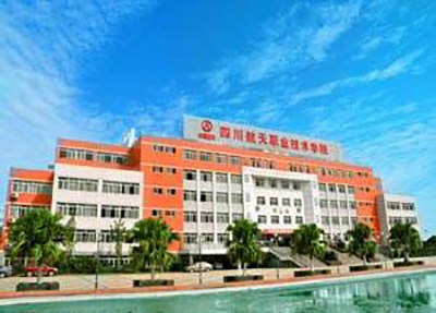 学校大门.jpg
