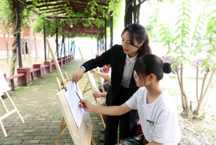 成都幼师工资多少一个月 正规幼师一个月多少钱