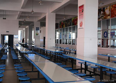 学校食堂