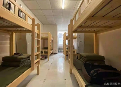 学校宿舍图片