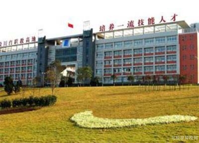 学校建筑风景图片